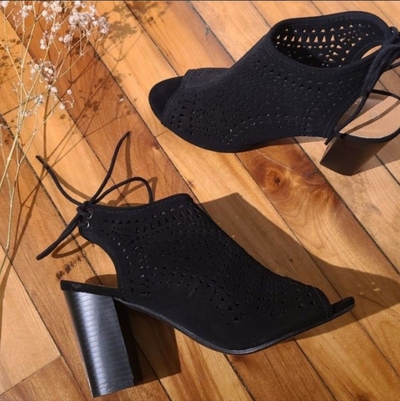 Heeled shoes - Picture 2 of 3